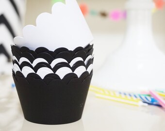 BLACK & WHITE Cupcake Wrappers - Set of 24