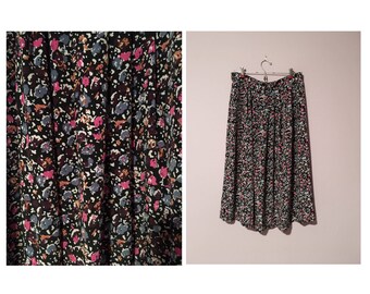 90's High Waisted Pleated Skirt