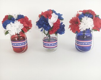Independence day decor - 4th of July table decor - red, white and blue flower arrangement - Stars and Stripes decoration - table centerpiece
