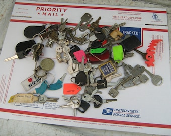 Mixed lot of 85 assorted keys some key rings most are car keys.