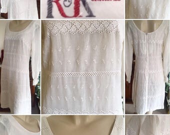 Gorgeous 1960s Cream Lace Effect Mod Dress by R & K Originals!