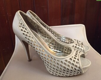 1980s // BASKET WEAVE // Size 8.5 Vintage Bakers Heels