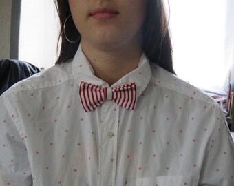 Bow tie red and white.