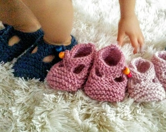 Mary Jane T-strap Crib Shoe knitted for Baby