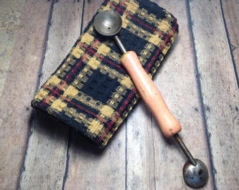 Collectible Kitchen Utensils, Melon Baller, Peach Handle Vintage Melon Baller, Primitive, Chippy Wooden Handle, Rustic Kitchen Utensil