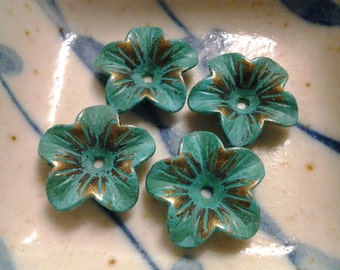 Handpainted Verdigris Patina Flower cap charms (18019) - 18x17mm