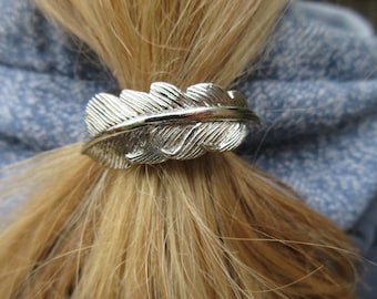 Simple Leaf Ponytail Holder simple Boho chic Accessory minimal Hair Jewels Metal leaves elastic Ponytail Wrap Bohemian Hair Tie Gift for her