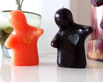 Valentines candles / Friendship & lovers candle / Two doll huggers with hand carved and painted heart orchid and fig scented / Gift idea