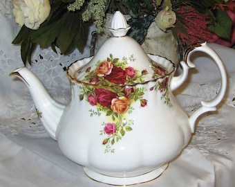 Royal Albert - Old Country Roses - Large Teapot