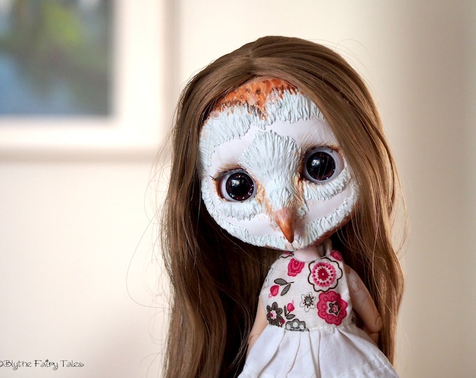 Custom OOAK BARN OWL Blythe doll – including custom box with painting and extras – by Blythe Fairy Tales