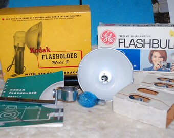 Perfect Kodak Flasholder Model B with CompleterPkg 5B Flashbulbs