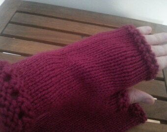 Eyelet fingerless mitts