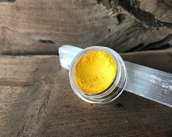 Ripe Banana - Bright Lemon Yellow Matte Eyeshadow Spring Eye Gothic