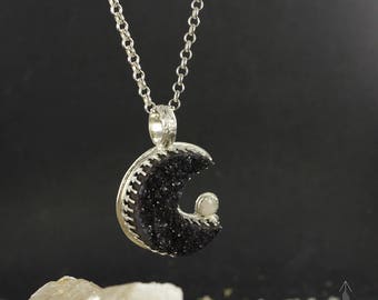 Agate druzy necklace - Opale necklace - Crescent necklace - Moon necklace - Goddess necklace - Handmade