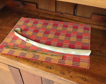 FREE SHIPPING within the U.S. ~ Vintage Pearly Celluloid 18" Long Shoe Horn with Floral Accent