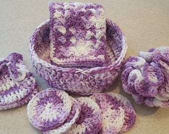 Hand Crocheted 100 % Cotton Spa set. 9 Piece Facial Set. 1 Facial Wash Cloths, 6 Scrubbies & Basket. 1Soap saver. 1 Crochet Puffy.