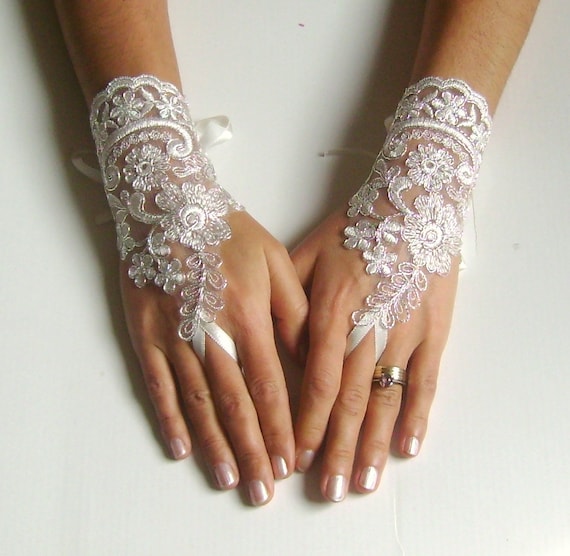 Lace bridal glove ivory glove silver cord wedding gloves for bride, bridetobe, handmade, gift woman