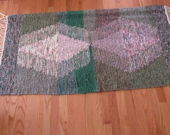 Handwoven large rag rug "Wild Roses"