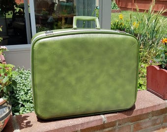 Vintage Avocado Green Suitcase Green Luggage Hard Shell Luggage 1970's Suitcase Stage 1970's Luggage Prop Hard Shell Suitcase Photo Prop