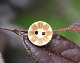 Wooden Buttons - Set 10 Leaf Wreath Pattern Small Wooden Buttons. 0.51 inch