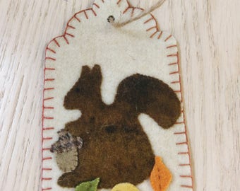 Hand-dyed Wool Squirrel Tag KIT