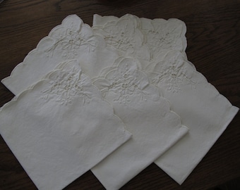 6-Beautiful Vintage dinner napkins, cut away, embroidery-free shipping