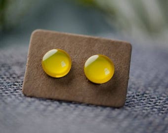 Pastel Yellow Glass Earrings - Surgical Steel Hypoallergenic Yellow Studs - Free Postage Sensitive Earrings
