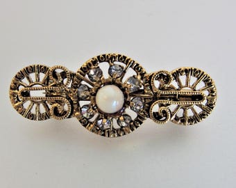 Pretty Vintage Filigree Gold Tone Faux Pearl Rhinestone Brooch Pin