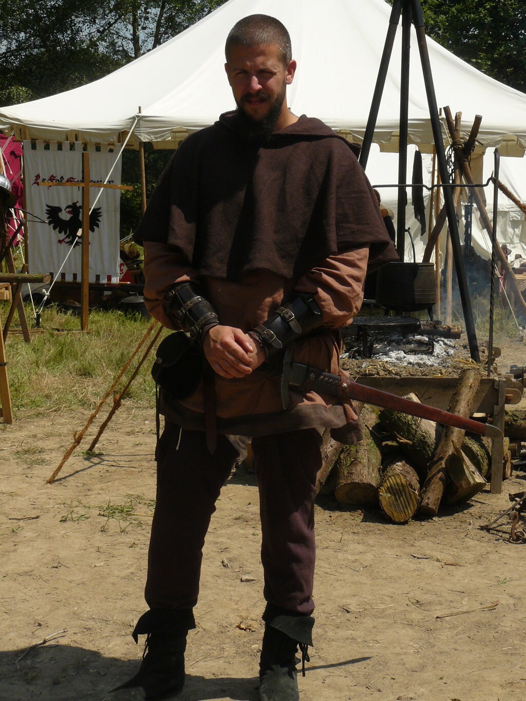 Full medieval costume for men consists of 7 parts