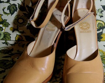 Gianni Bravo Tan Square Toe Ankle Strap Heels