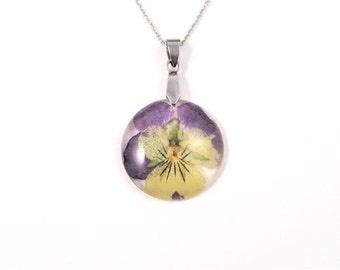 Real flower necklace, birth month Resin Pendant, Pressed flower Jewelry, Botanical Resin Pendant, February Birth month flower
