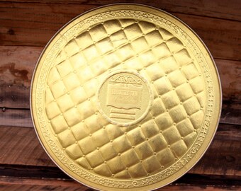 Vintage Guildcraft Golden Country Inn Fruitcake Tin, bight gold ton tin, Made in USA, keepsake tin, storage tin, decor tin