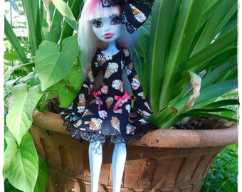 Lolita dress kind of ice cream for Monster High, including hair tie.