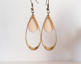 Double dangle earrings drop two-sided enamel eggshell / pink