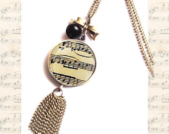 Printed NECKLACE old sheet music under glass dome