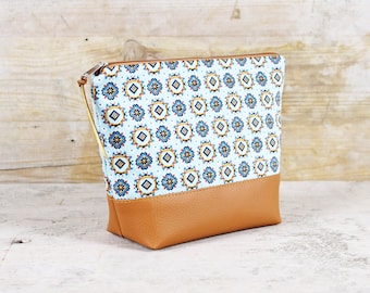 Cosmetics/culture bag retro pattern "Malia"