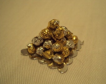 Dolls House Miniatures - 1/12th Pyramid of Chocolates