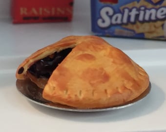 Miniature Cherry Pie With Slice Missing, Dollhouse Miniature Food, 1:12 Scale, Mini Food, Play Food, Pie in Pan, Dollhouse Accessory