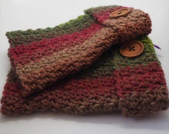 Autumnal wrist warmers.
