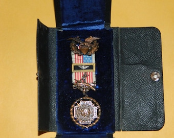 Original Antique Spanish American War Us Veterans Badge Medal