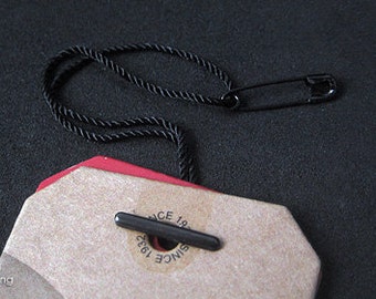 200pcs | Black - HTS-9 - Pre-made Hang Tag String. Nylon String Assembled with Copper Safety Pin & Bar.