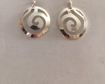 round earring