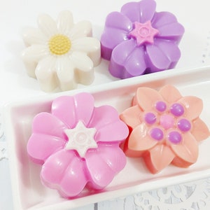 Mother's Day Gift. Spring Flowers SOAP GIFT SET. Birthday Gift for Her. Mom Gift. Girlfriend Gift. Bath & Beauty Gift Set. Women Gift. Moms