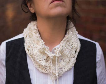 Collar Snood hand knit white glitter