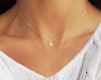 Tiny Dove Necklace, Delicate Necklace,Animal Necklace, Tiny Bird Necklace, Dainty Necklace, Bird Charm Necklace, Dainty Jewelry, Tiny Neckla