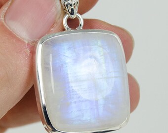 Rainbow Moonstone Pendant (Sterling Silver, #9448)