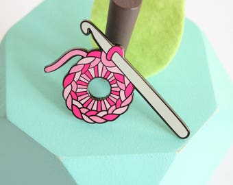 Crochet enamel pin pink: crafty enamel pin, yarn enamel pin,hard enamel pin, enamel pin set, pingame, crochet hook, enamel lapel pin,