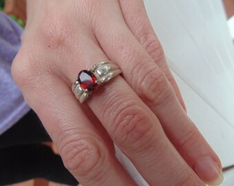 Vintage Garnet and Sterling Silver Ring Size 6