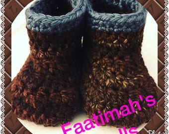 Crochet small booties for boys ages 4-6
