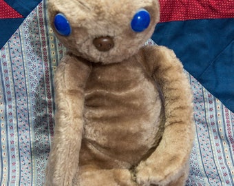E.T Plush -1 982 The EXTRA TERRESTRIAL